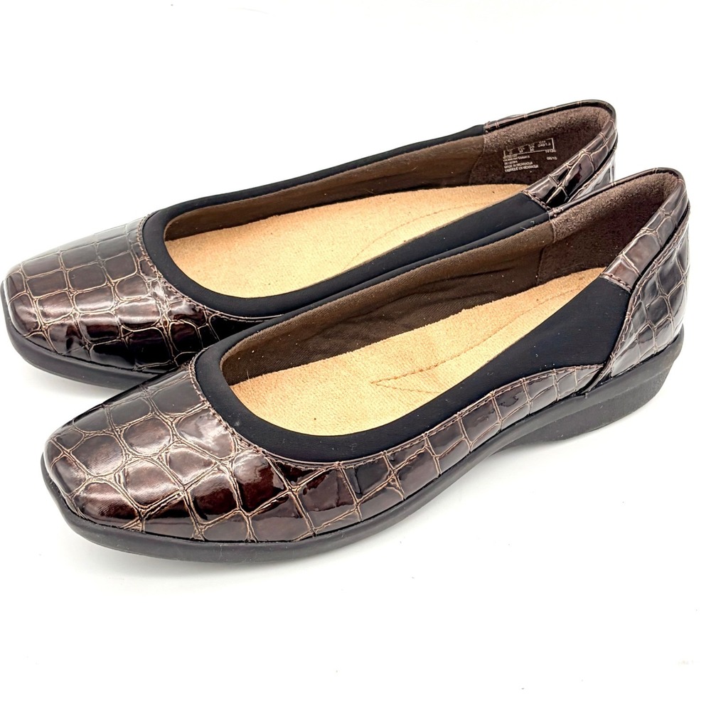 Clarks Women's 7.5 Haydn Pearl‎ Brown Crocodile Slip On Flats Square Toe Office